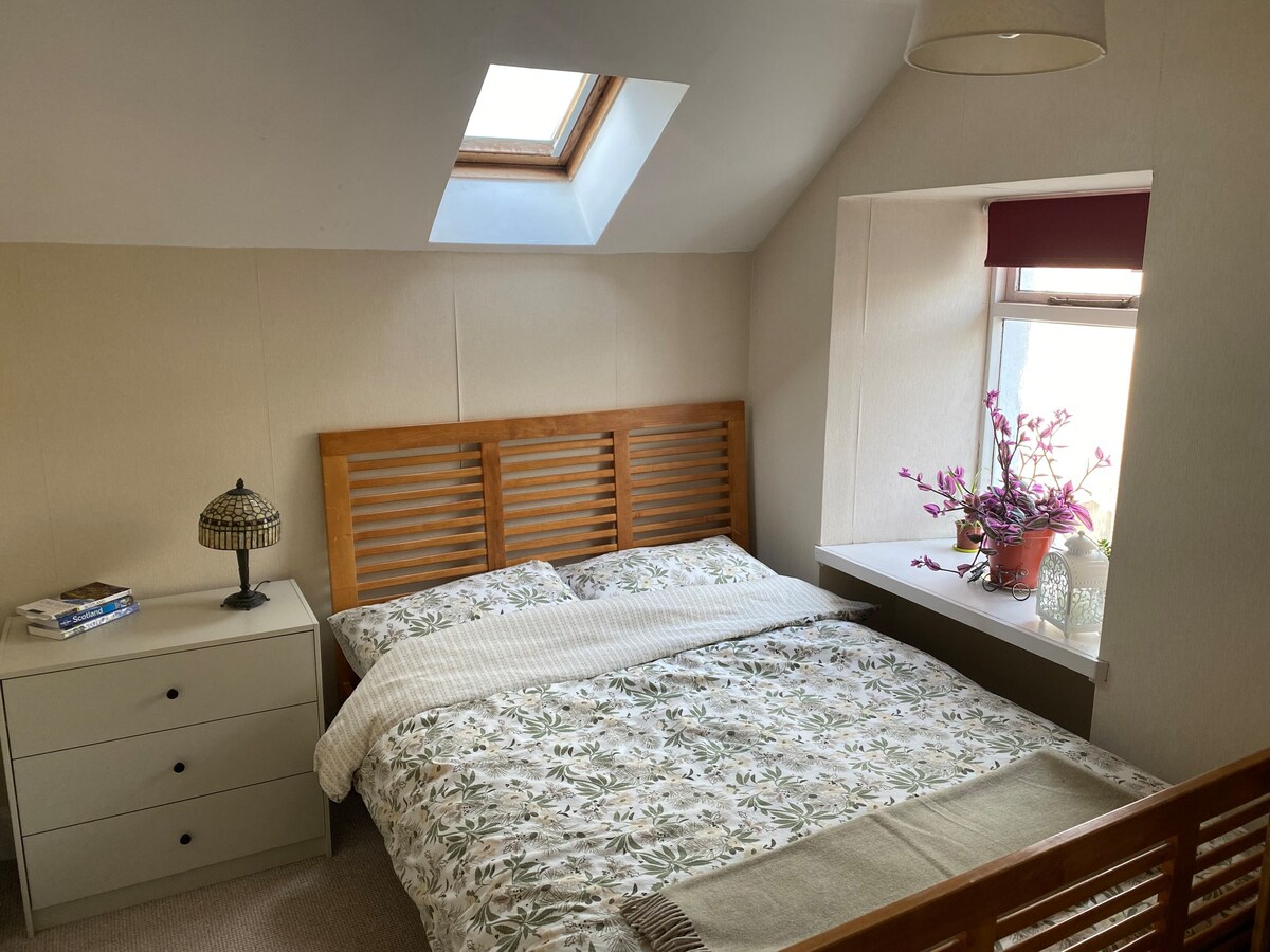 Cosy ensuite cottage room