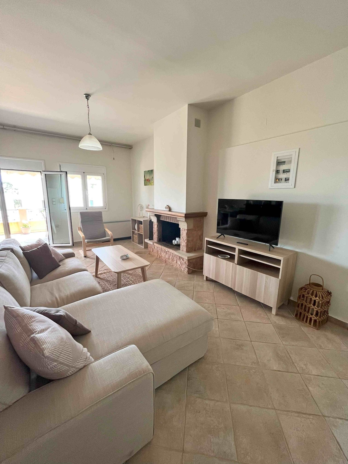Cozy & spacious apartment in Agia Marina