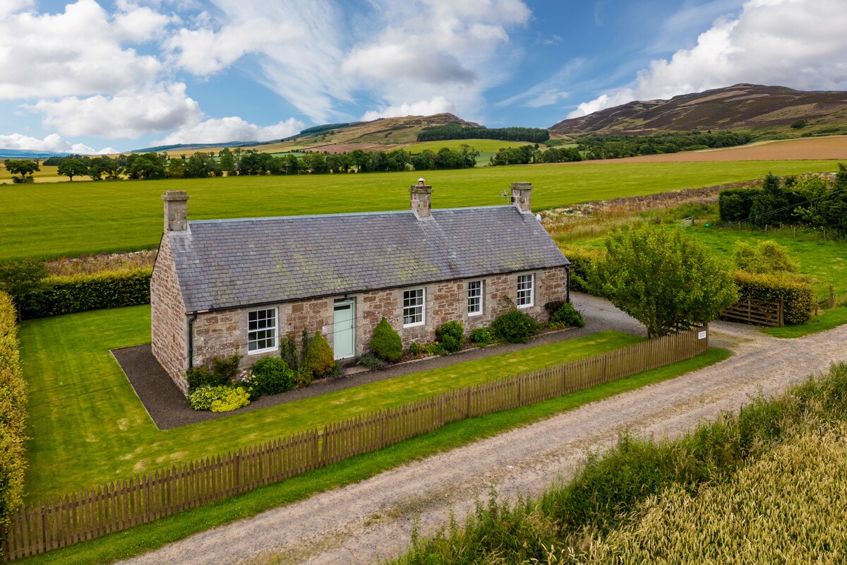 Beautiful holiday cottage on rural Perthshire farm