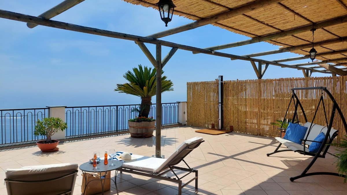 Casa Zaffiro: flat with large terrace sea view