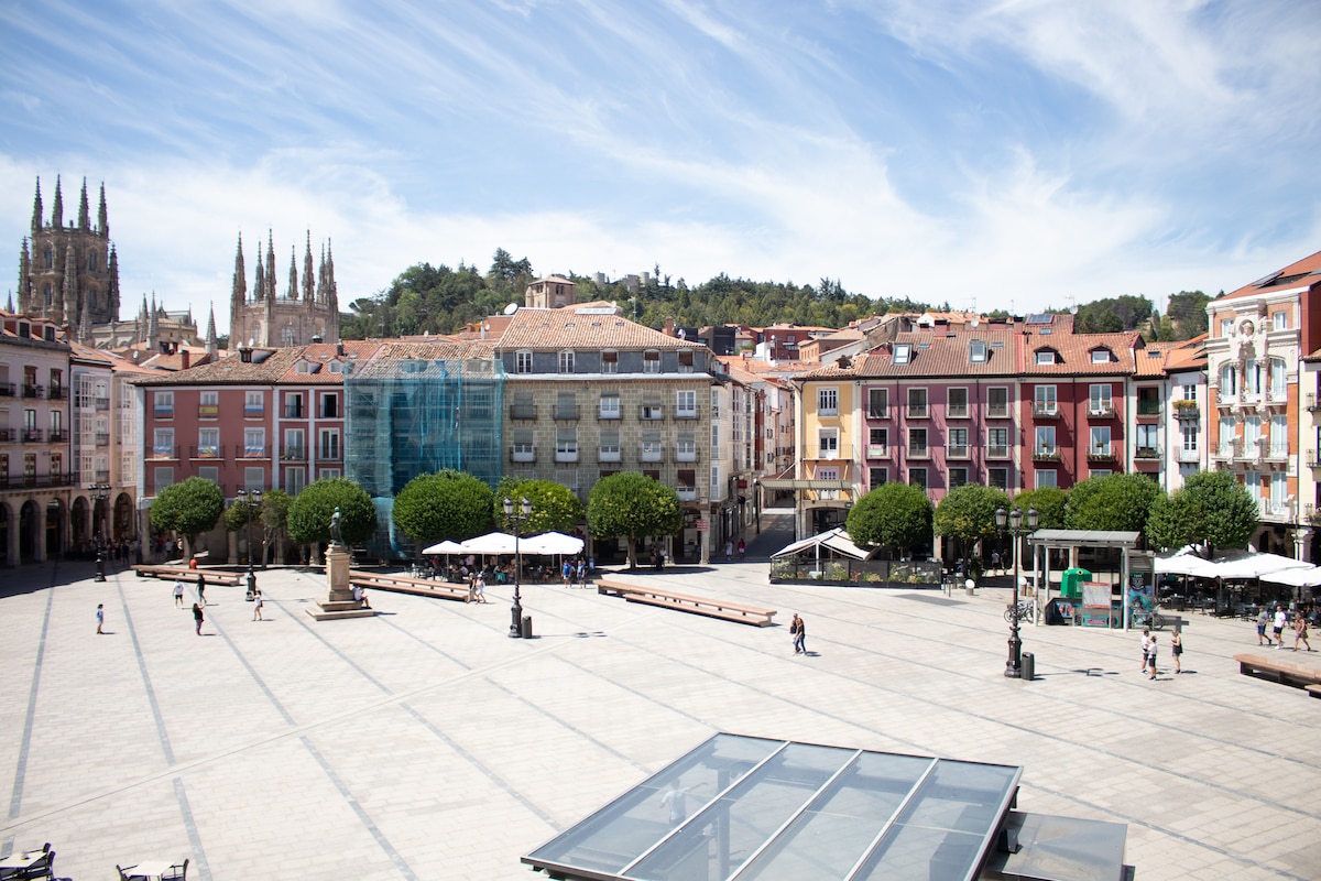 Increíble piso en la plaza Mayor, con aparcamiento