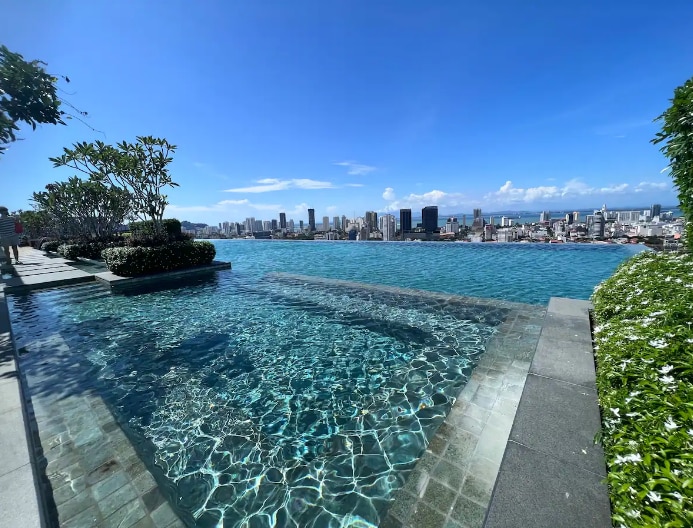 Luxe Infinity Sky Pool 2BR Suite 9pax @Georgetown