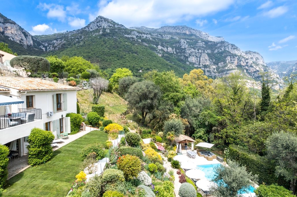 Elegant villa - Unimpeded views on Gourdon Valley