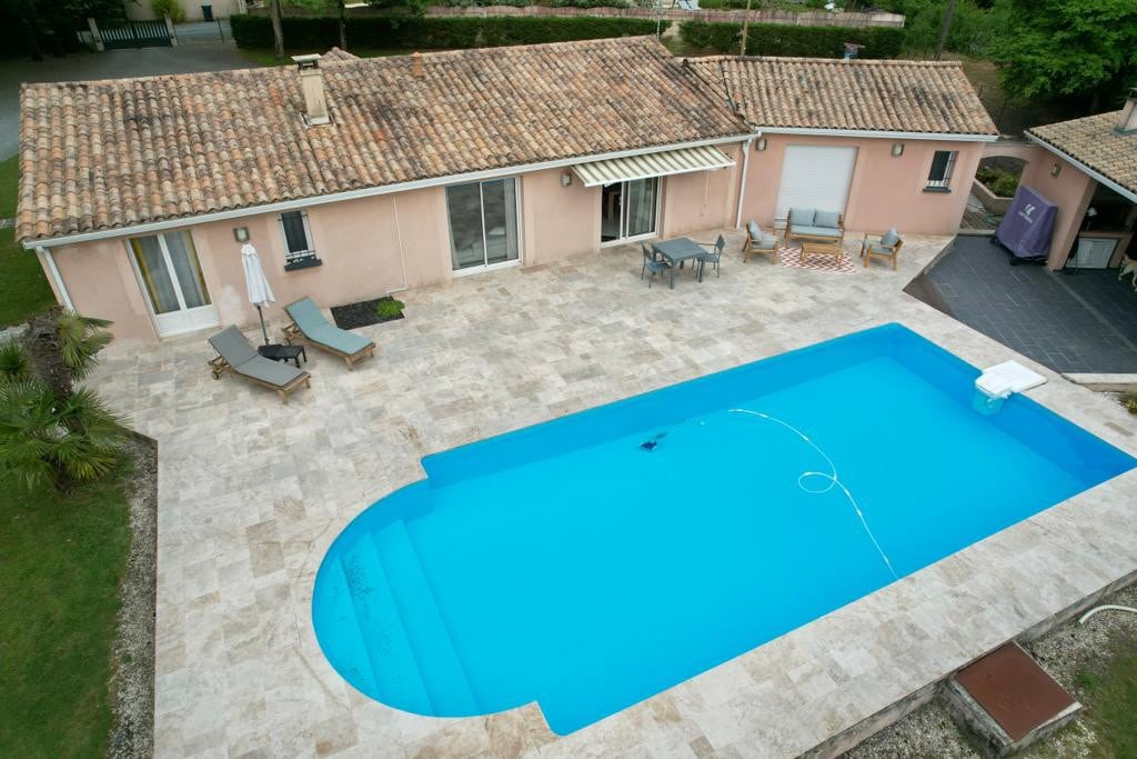 Maison avec piscine - St Morillon