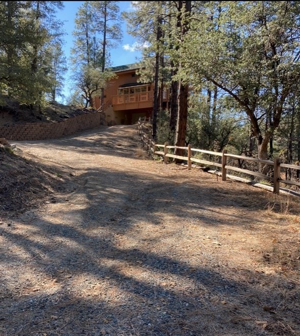 Cedar Cabin just 8 minutes from Downtown!