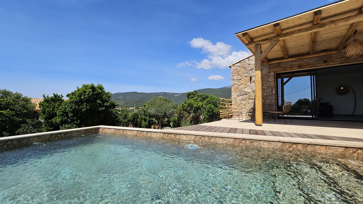 Villa en pierre avec piscine chauffée classée 4*