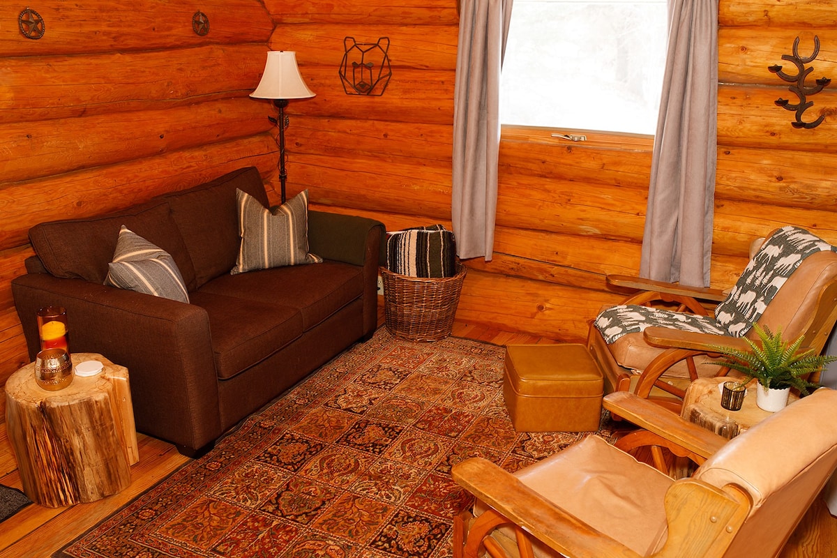 Cabin on private ranch near Sundre (2)