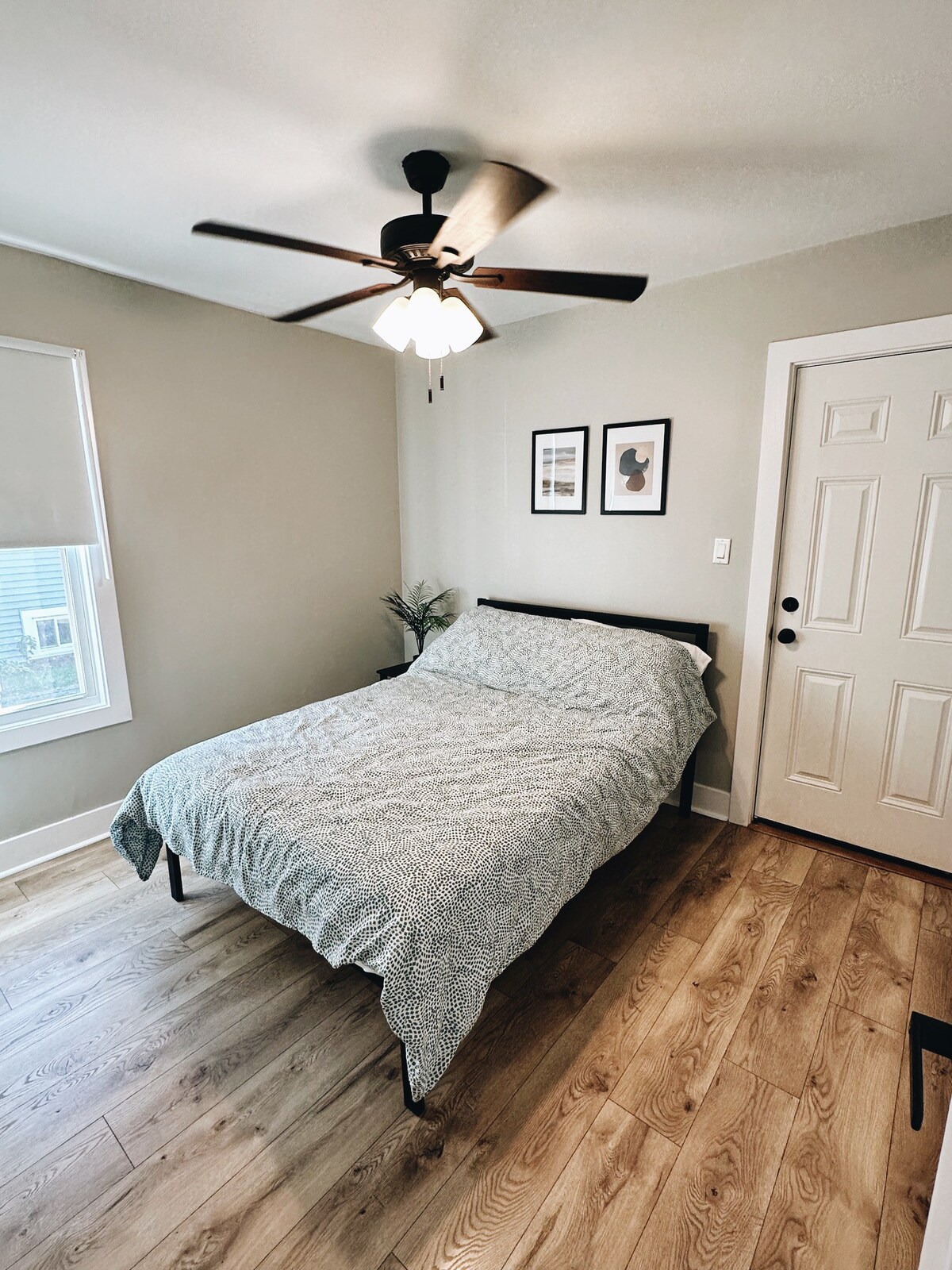 Cozy home with Car Charger in Des Plaines, IL