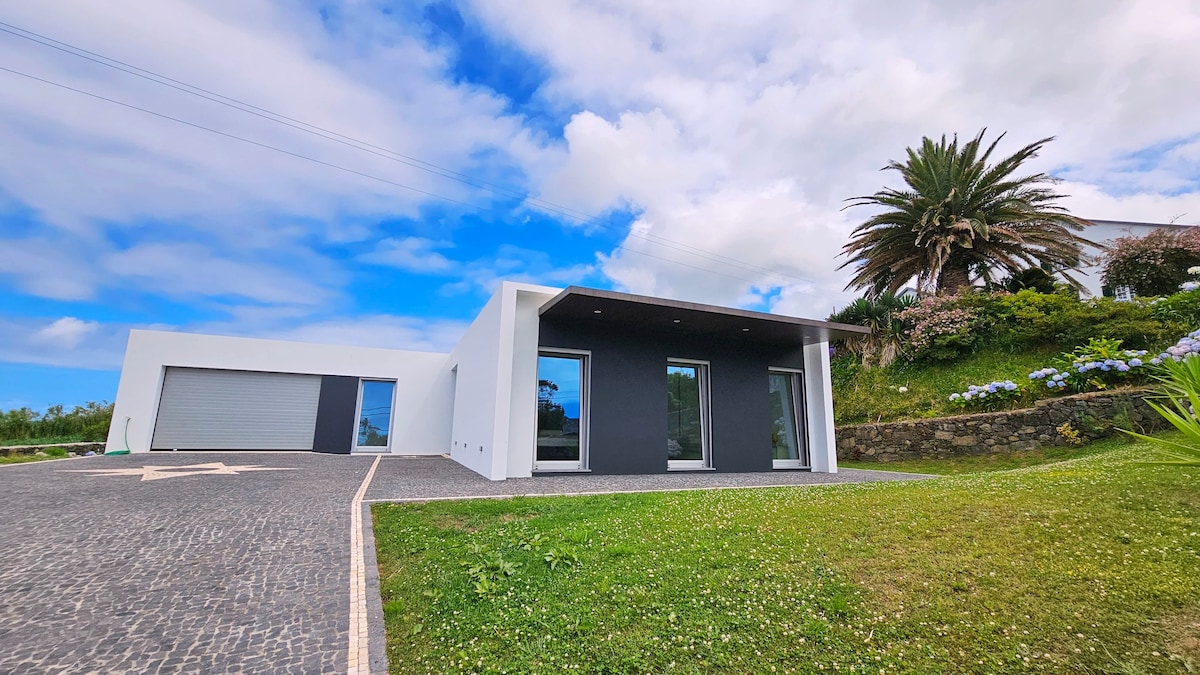 Luxurious Seaview Garden Villa