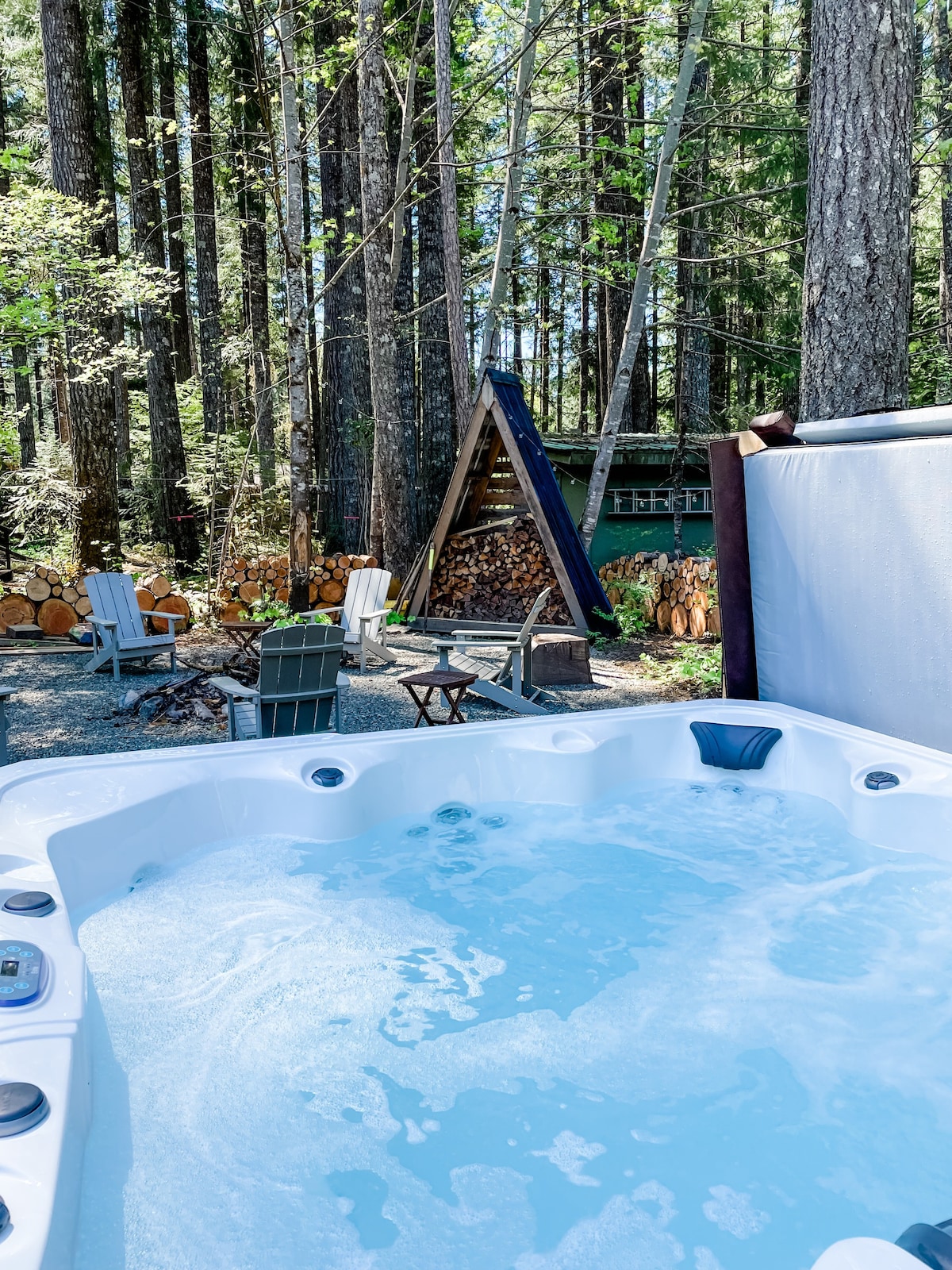 Packwood A-Frame by Mt Rainier w Hot Tub - Dogs OK