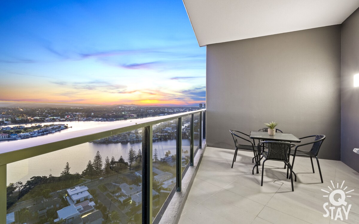 Ruby Apartments - River View Penthouse - Q Stay