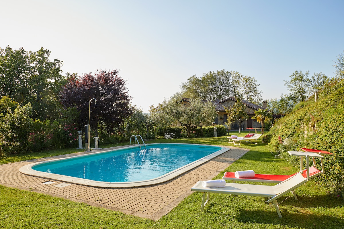 Villa Belveder - Exclusive Pool, Park, and Wi-Fi