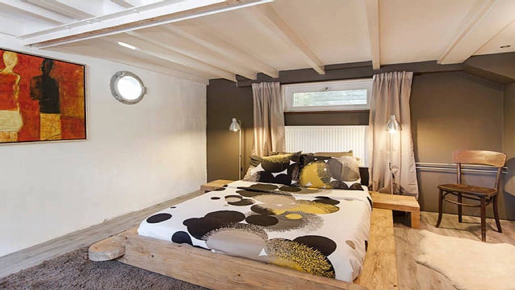 Woonboot studio+privé badkamer