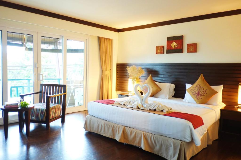 Clean Seaview room  in the center of Lanta Island