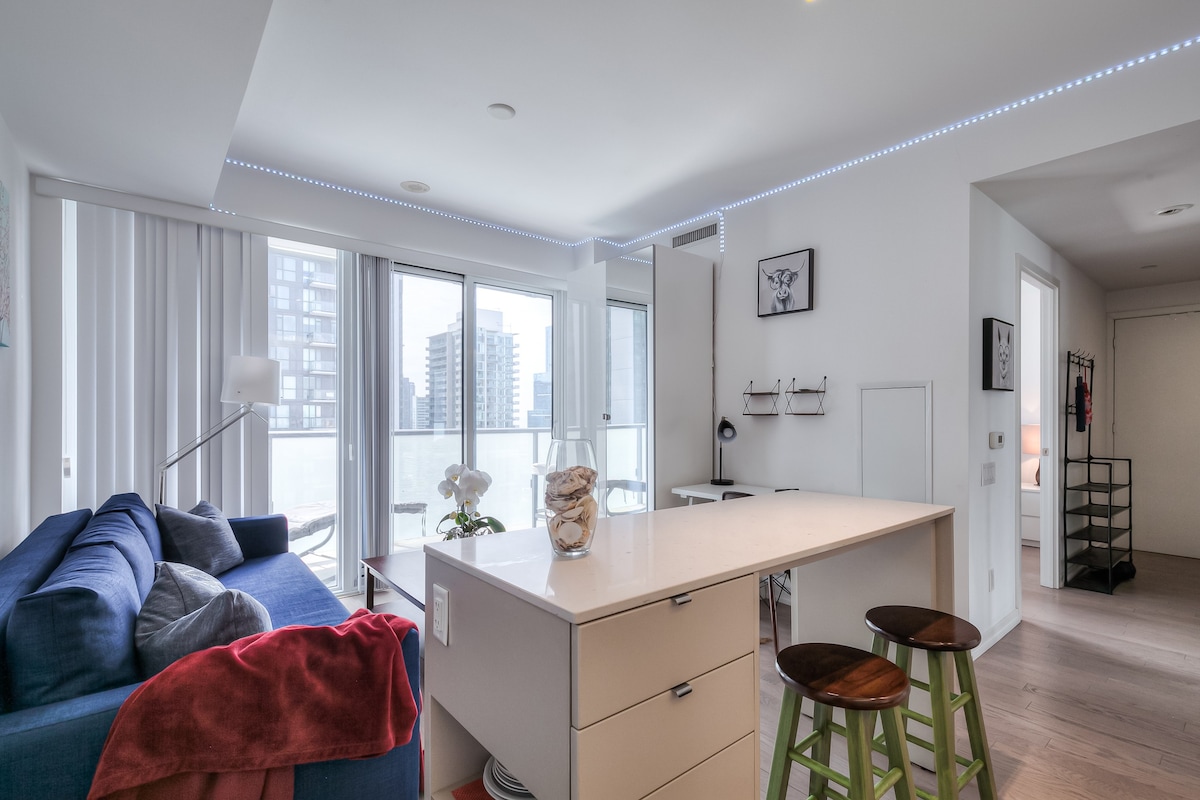 Charming 1BR 4 Can sleep 5 Minutes to CN Tower