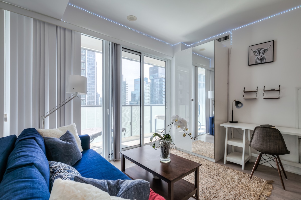 Charming 1BR 4 Can sleep 5 Minutes to CN Tower