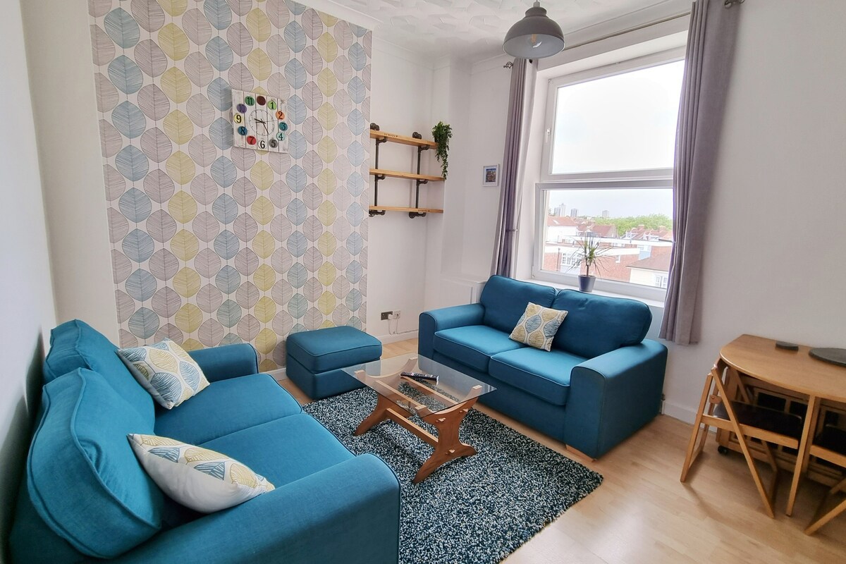 Southsea Escape - Coastal Apartment (2x dbl rooms)