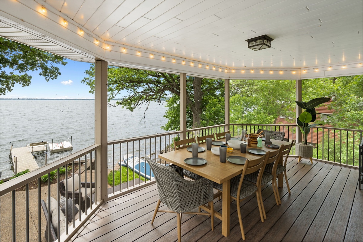 Exceptional Lakefront Getaway w/Hot Tub. Dogs ok!