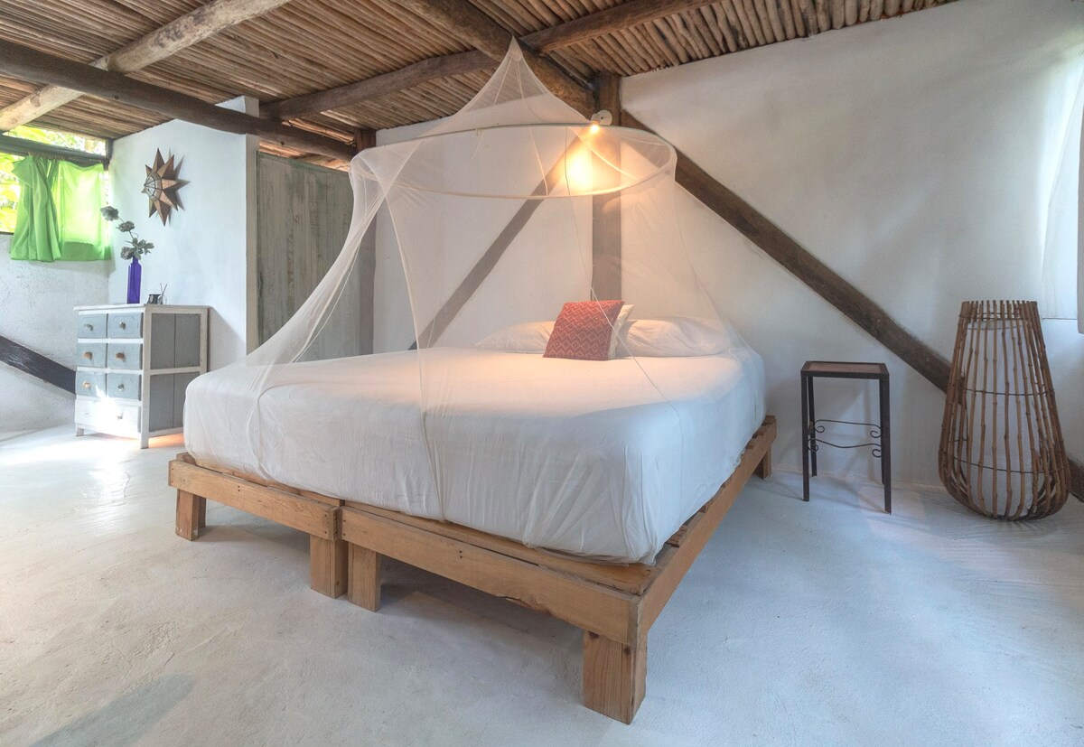 Room in treehouse near the beach