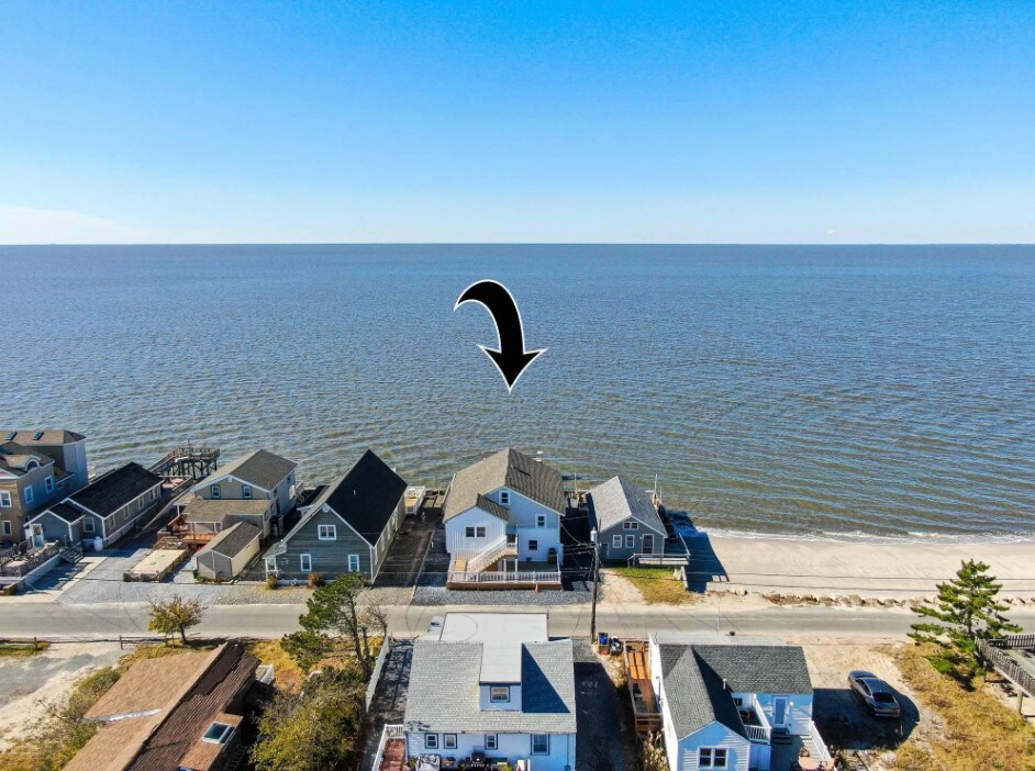 Large Bayfront Home Perfect for Multiple Families