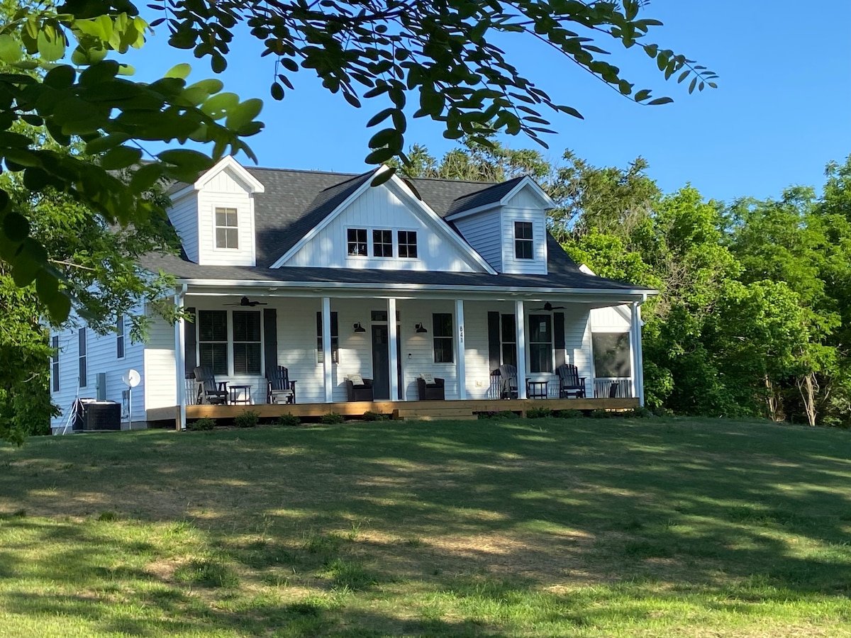 NEW Luxury Cottage Mountain View