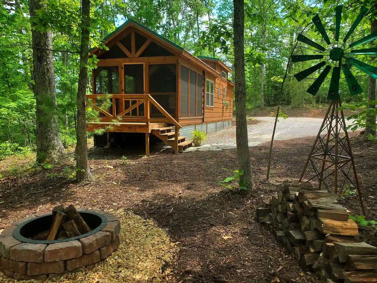 Cozy Tiny Cabin Retreat