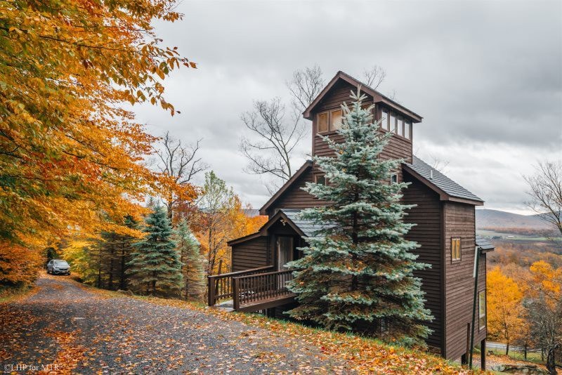 Franklin’s Tower: Mtn Views, Hot Tub, Dog-Friendly