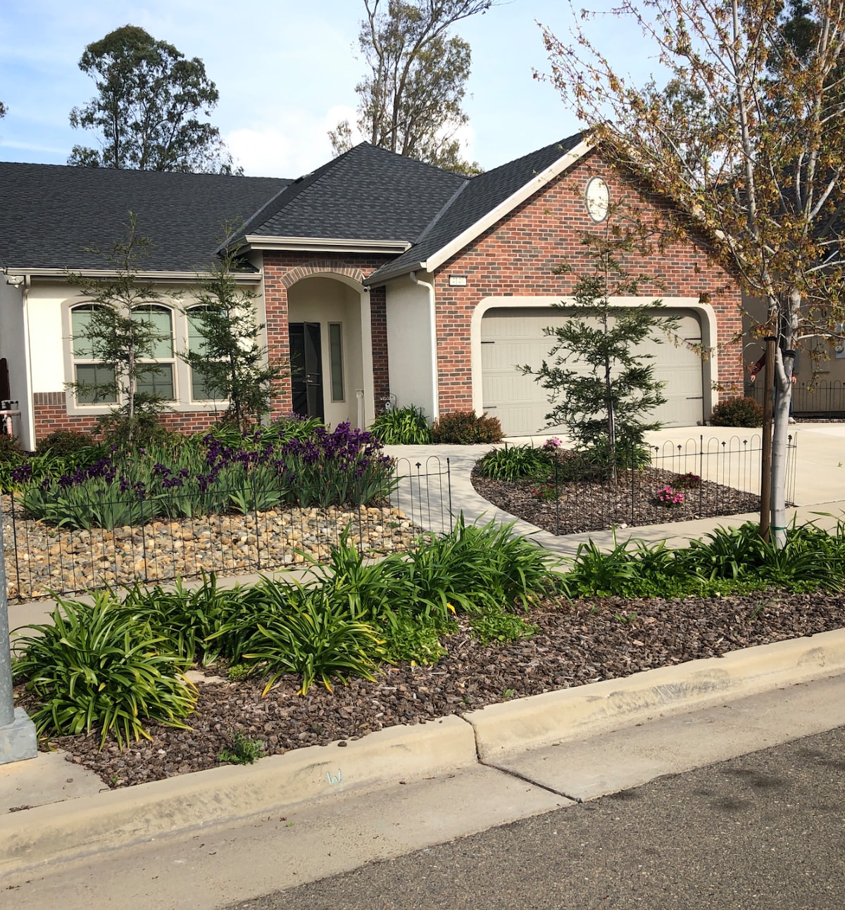 Mondavi Cottage! This Comfy, Cozy Home Greets You!