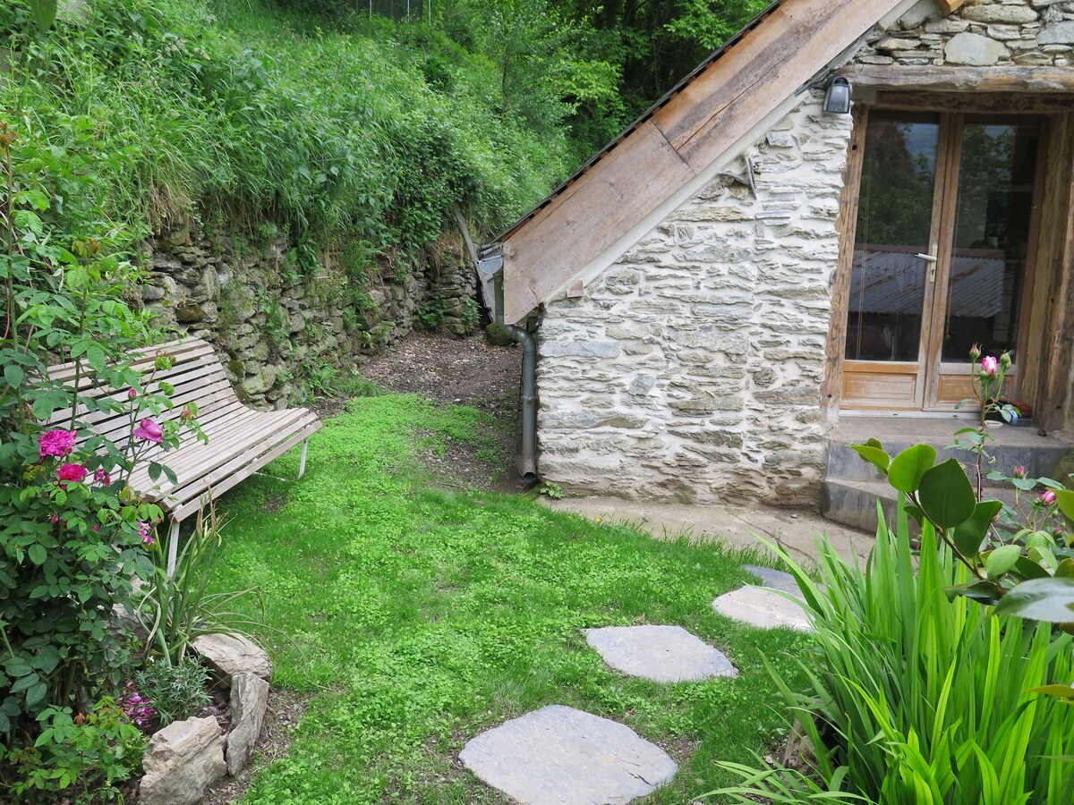 Eco-appart en forêt, vue montagne