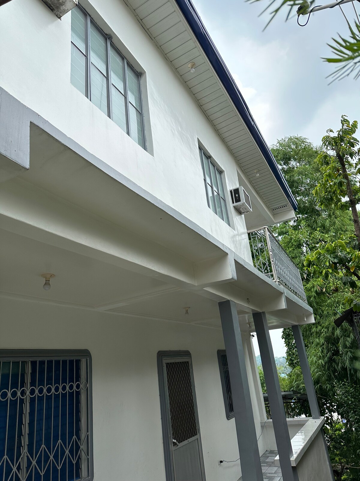 Caloocan - Bulacan家庭住宅，设有2间卧室、空调、无线网络