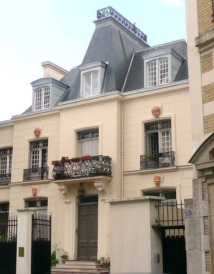 Exceptional flat in a manor house