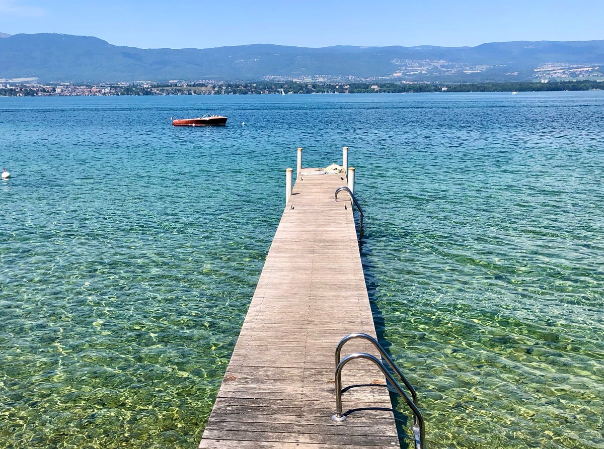 Villa avec piscine, accès lac et ponton