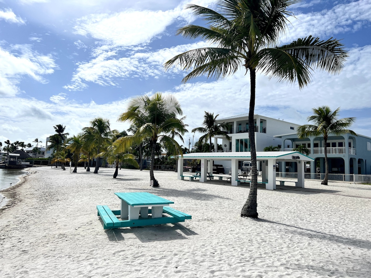 Key Largo Tropical Getaway