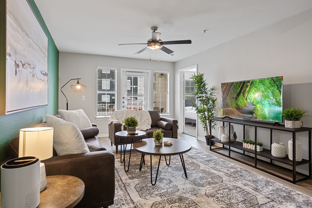 2B2B Chic Apt in Austin 8 mins from Downtown!