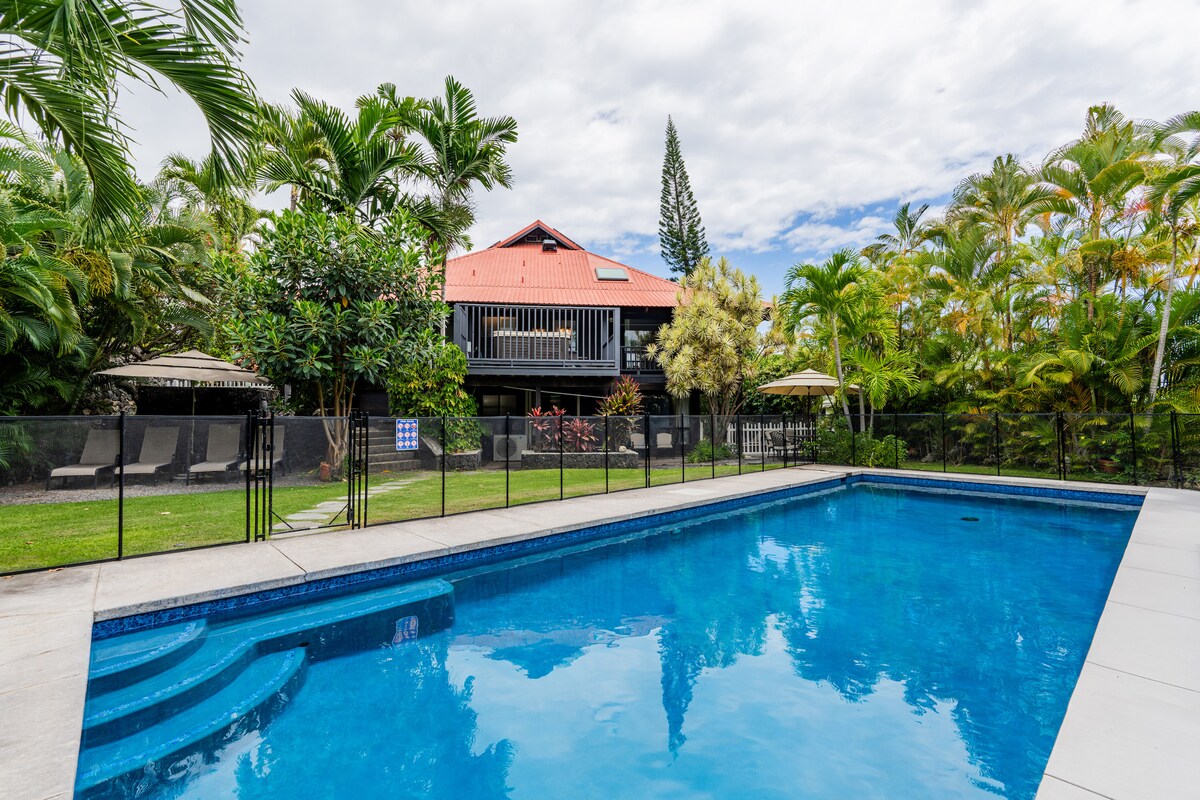 Tropical Oasis w/ Pool & Hot Tub - Walk To Beach