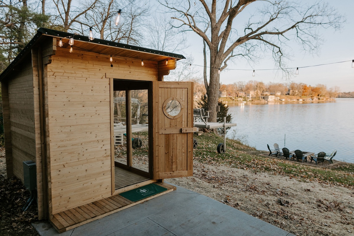 Lakeside Retreat with Sauna