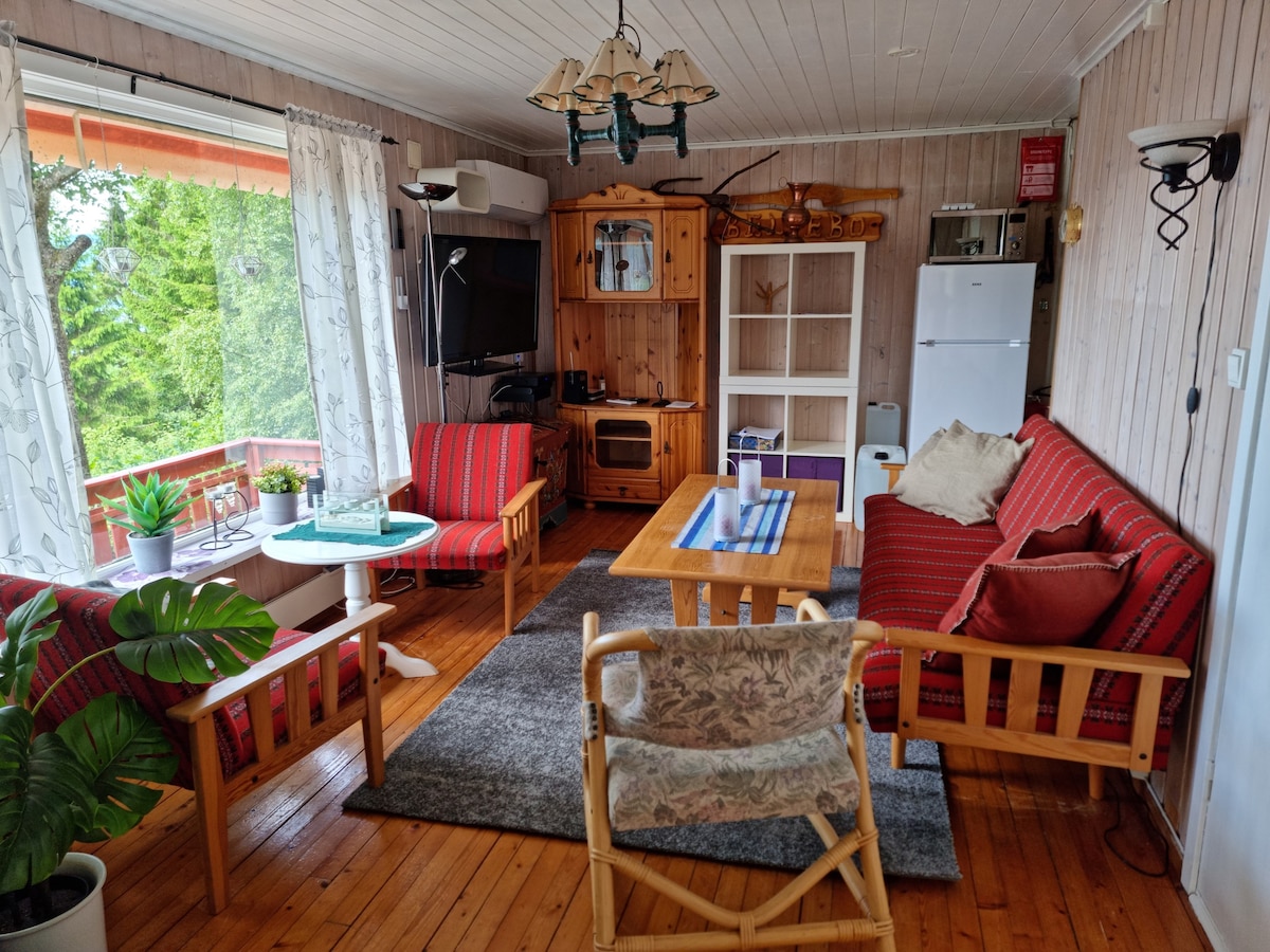Hytte med  nydelig utsikt i Skånevik