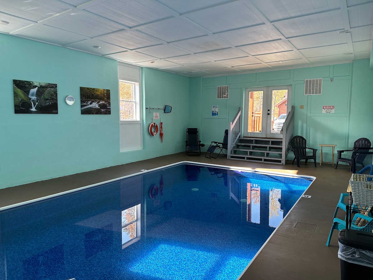 Brand New Smoky Mtn Cabin - 8BR Indoor Pool HotTub