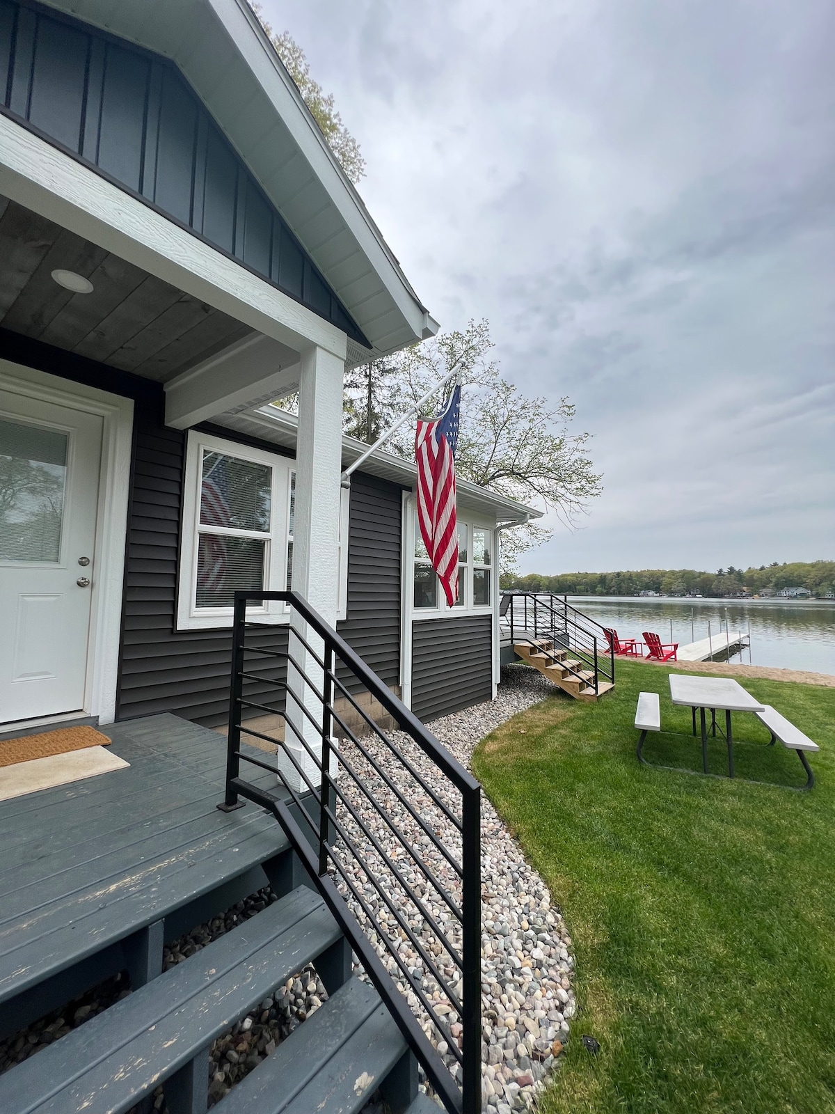 Cardinal Cottage on Private Lake