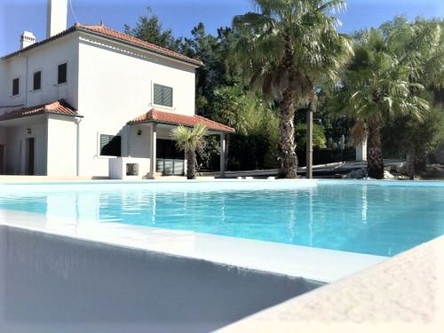 V6 Pool Villa & Lounge
