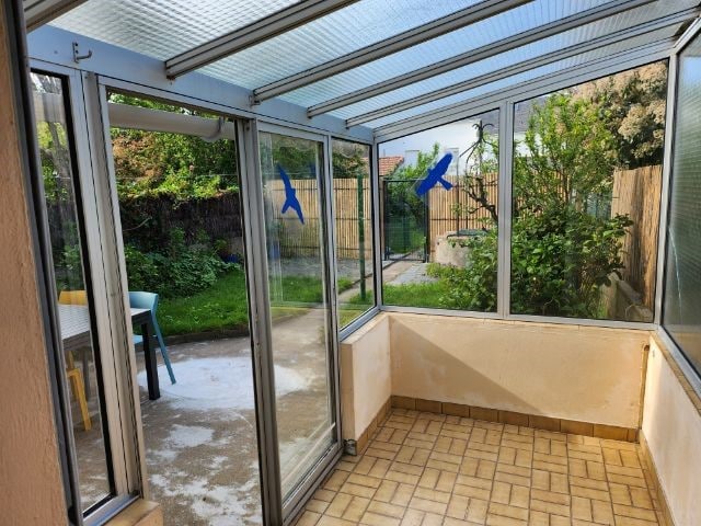 Town center house with garden at Saint-Nazaire