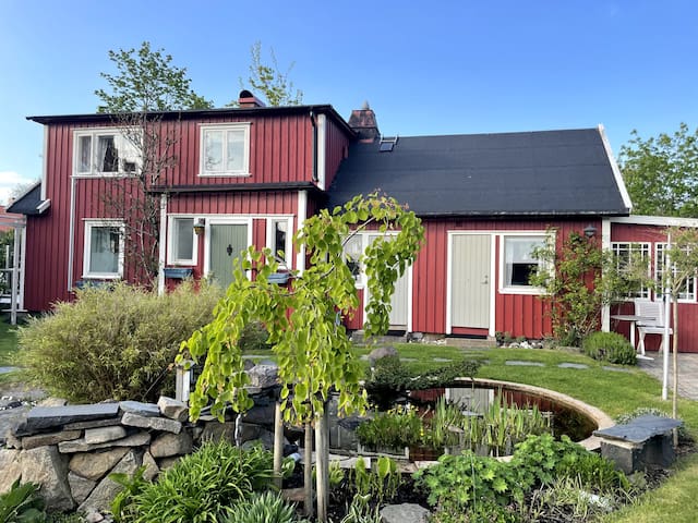 Skogstorp-Västra Gärdet-Arvidstorp的民宿