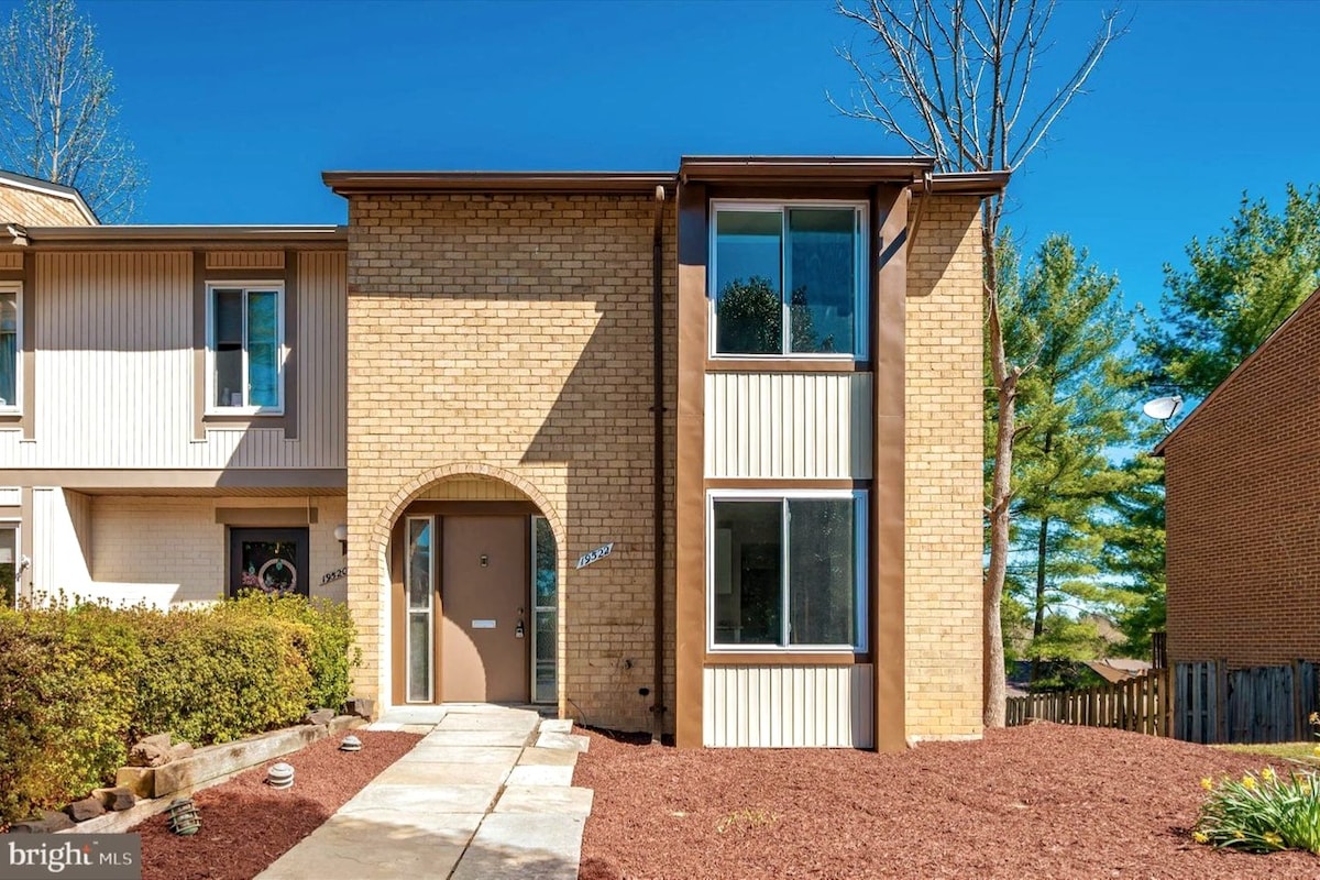 Entire Townhouse with Meditation Room Close to DC