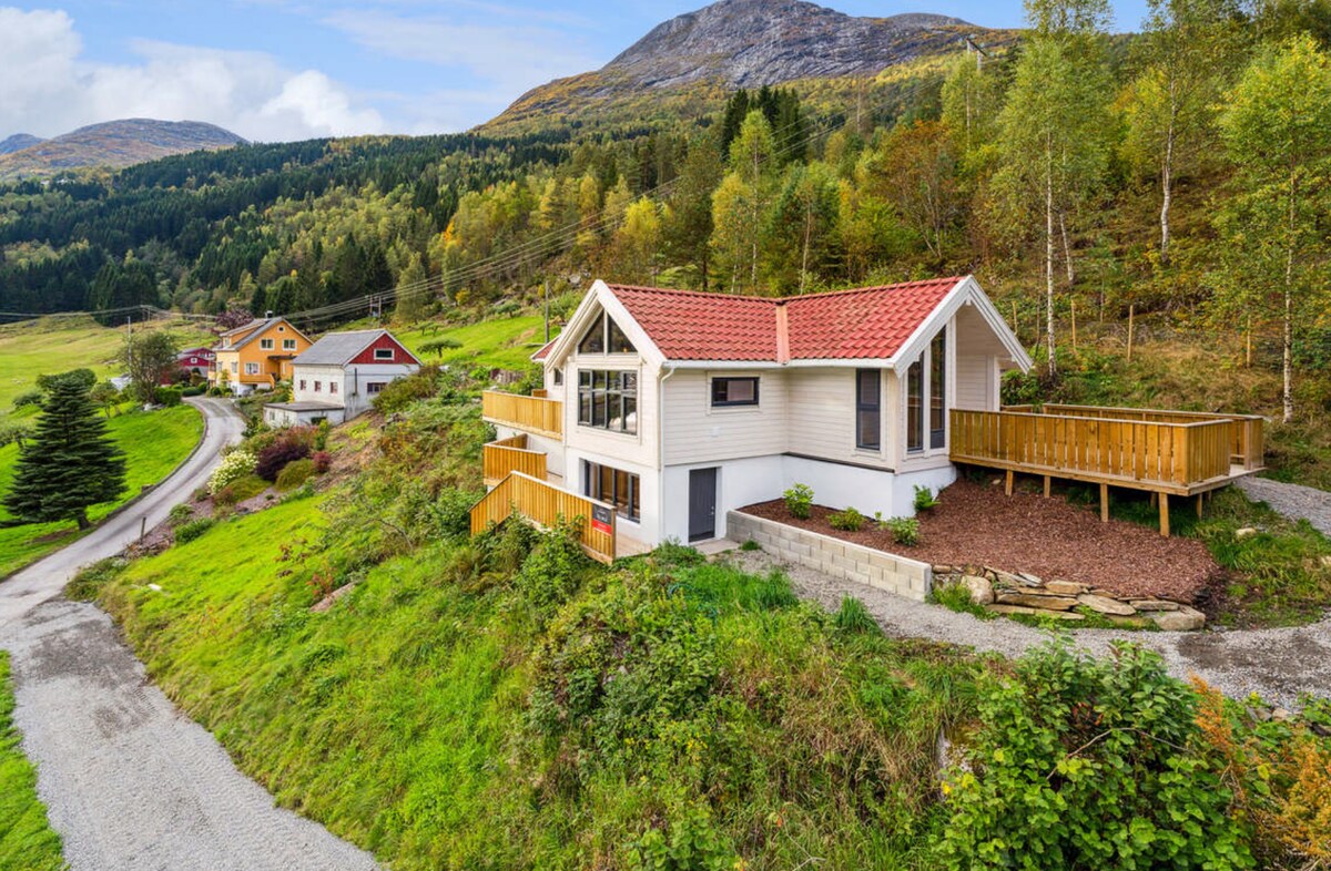 Family house - 1 HOUR drive to Geiranger