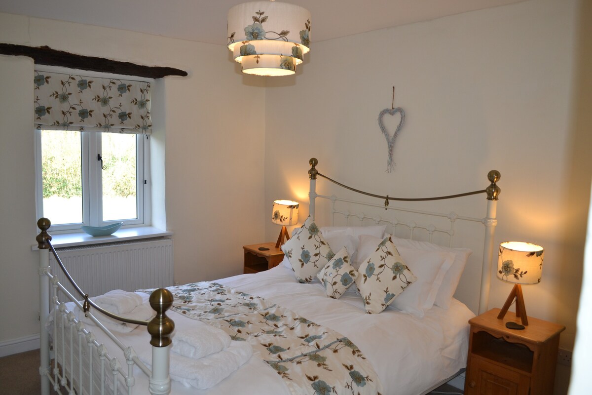 Cumbrian Cottages 4 bedrooms, 4 bathrooms, 4 dogs