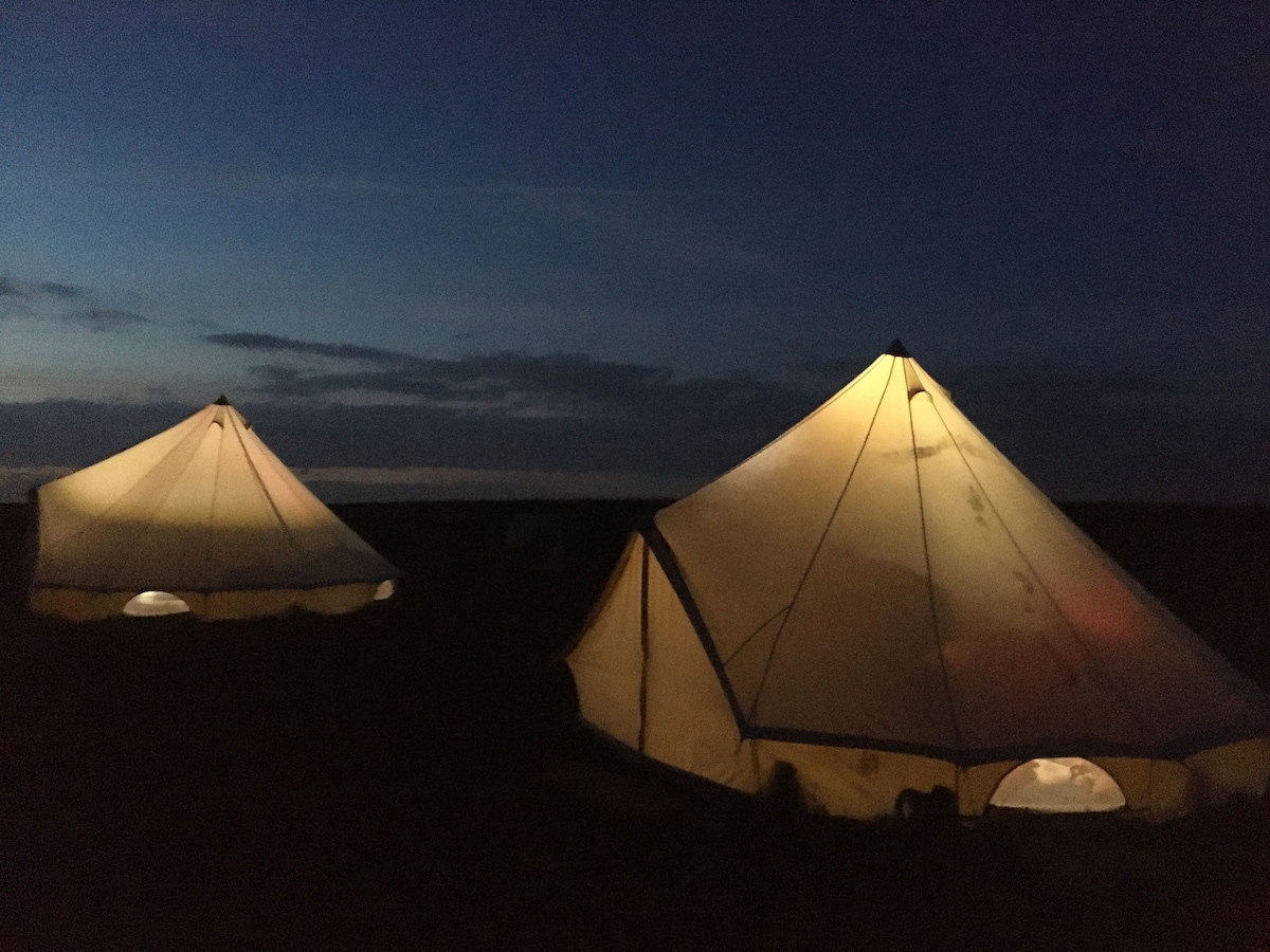 Tentes tipi, pdj compris. Nature & déconnexion