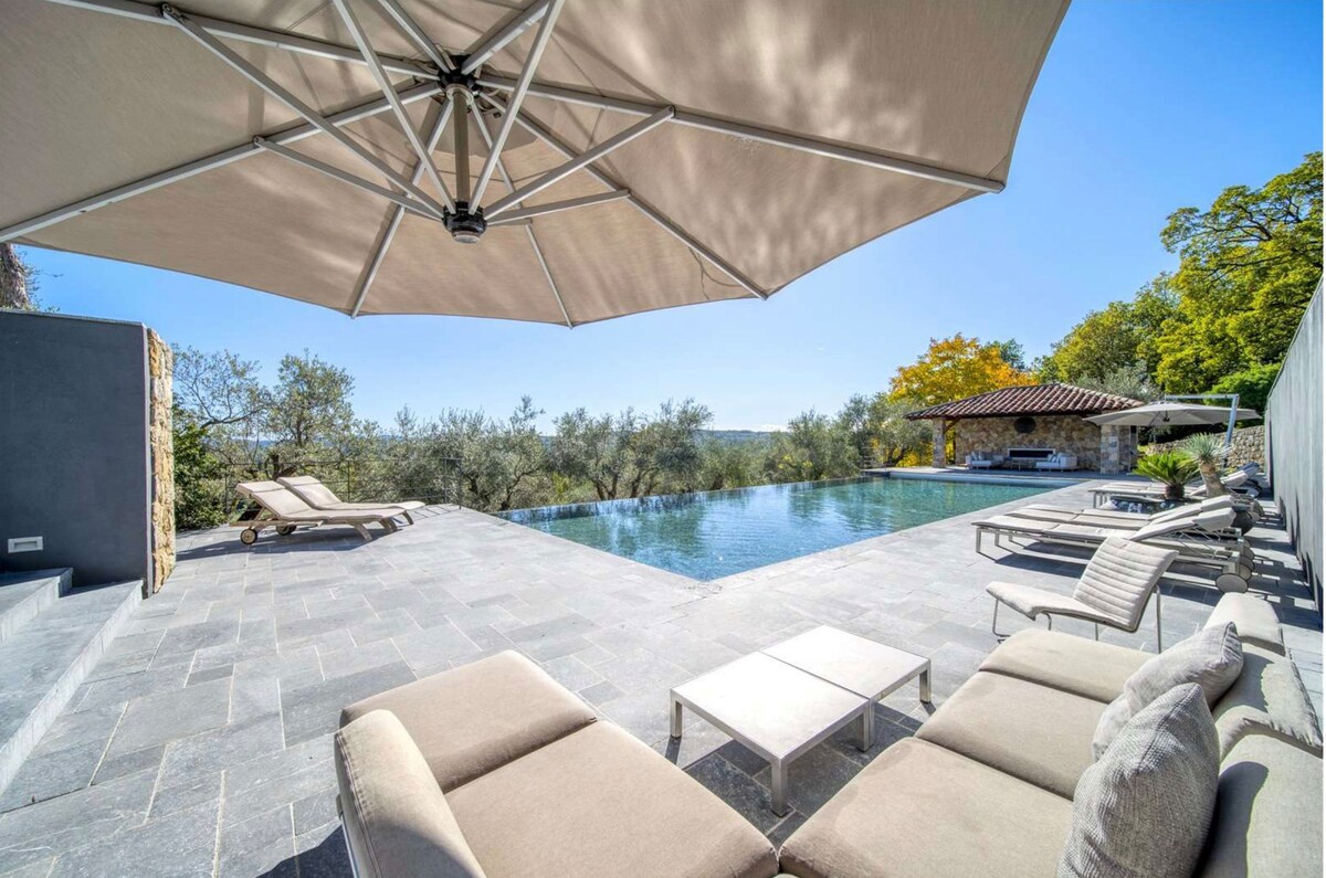 Luxury private villa. Amazing views, infinity pool