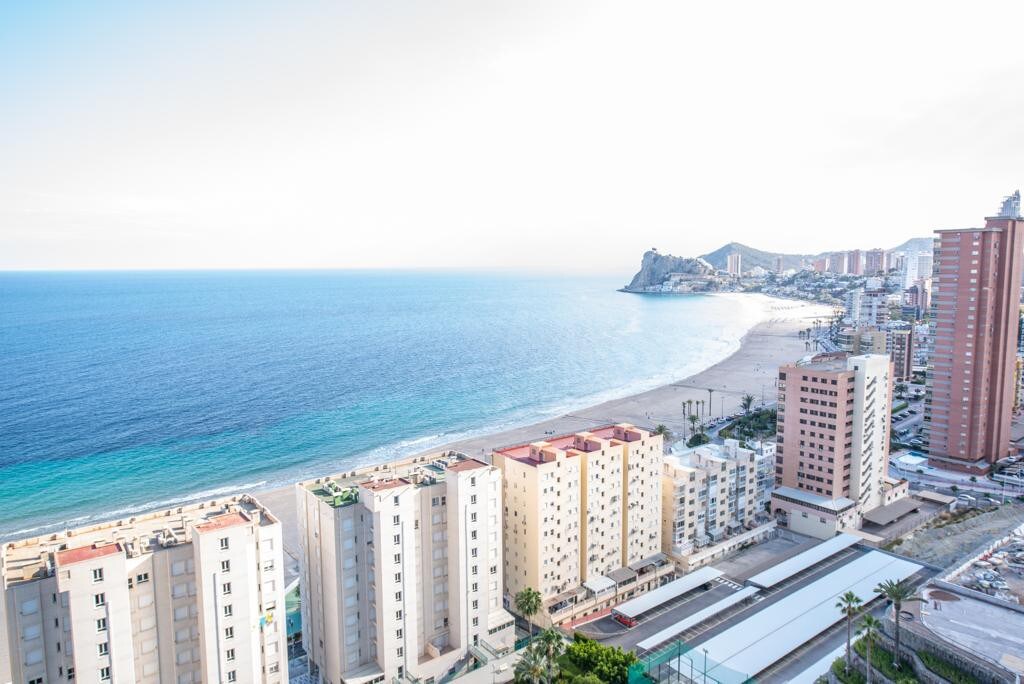 日落悬崖公寓Benidorm Poniente。