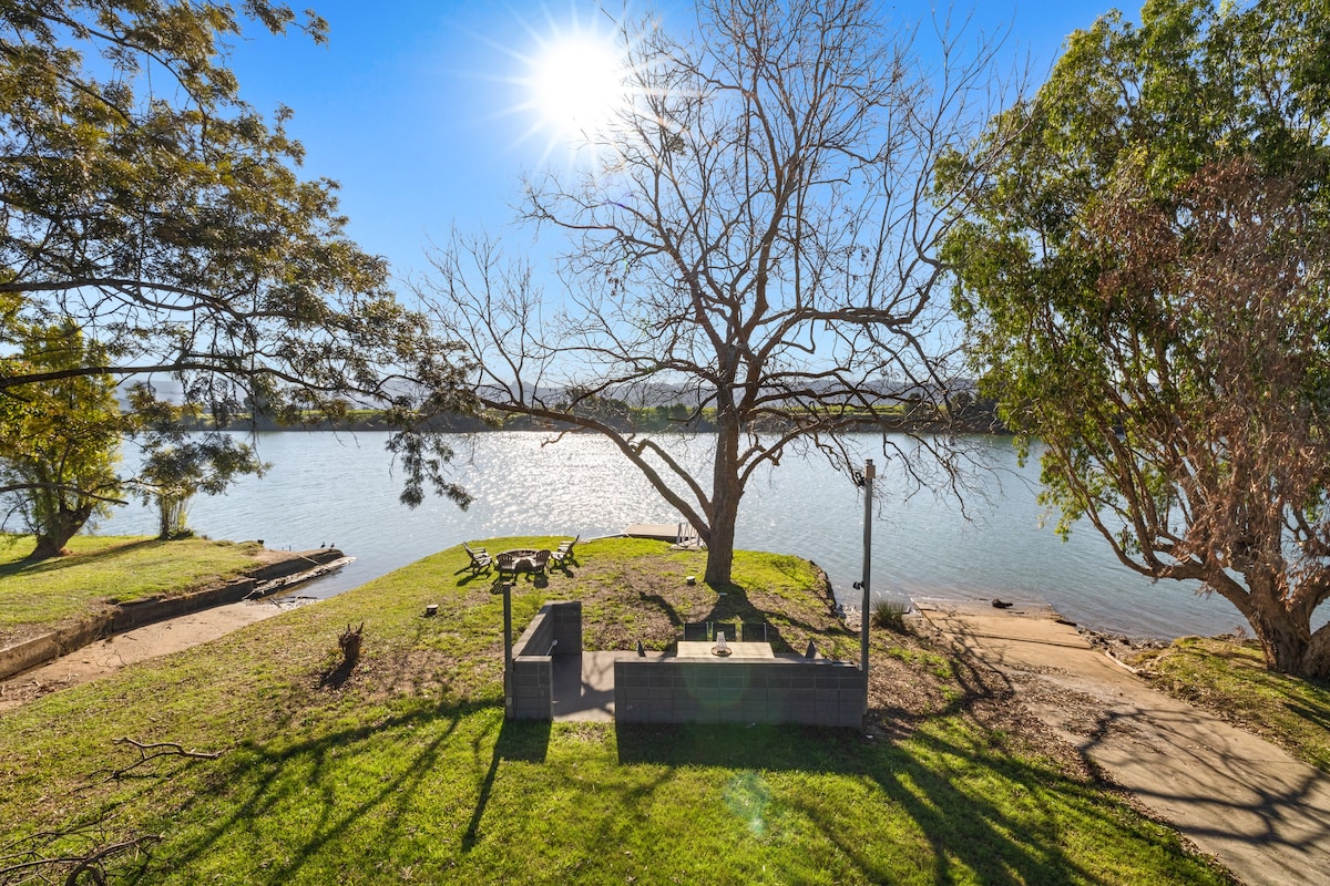 Murwillumbah River House with riverfront lifestyle
