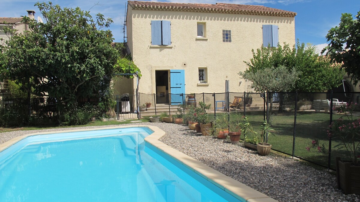 Villa, piscine et jeux proche Mont Ventoux